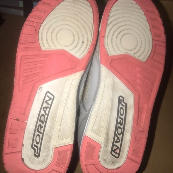 Pink and grey women’s Jordan’s. 6.5 Y - Picture 6 of 6